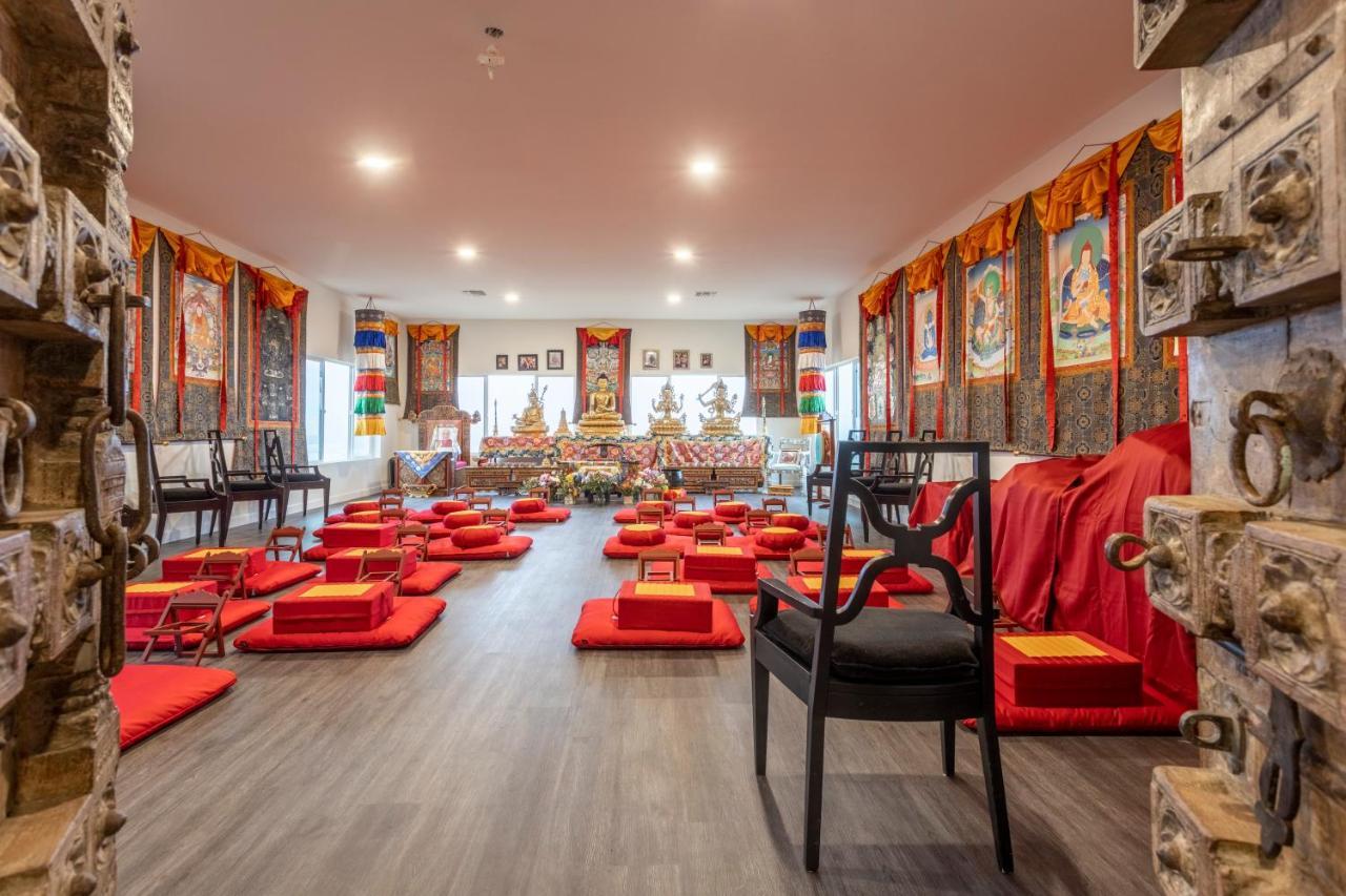Quiet Mind Mountain Lodge, Retreat & Spa جوليان المظهر الخارجي الصورة